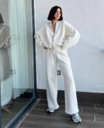 Laisvalaikio kostiumas Milk