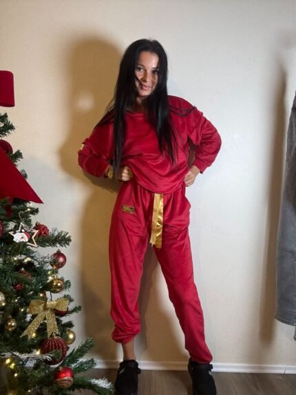 Veliūriniai kostiumai