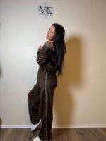 Veliūro kostiumas Brown - Image 2