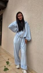 Veliūro kostiumas